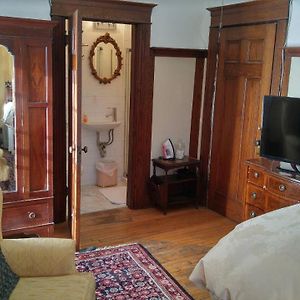 Ashbury House Bed & Breakfast